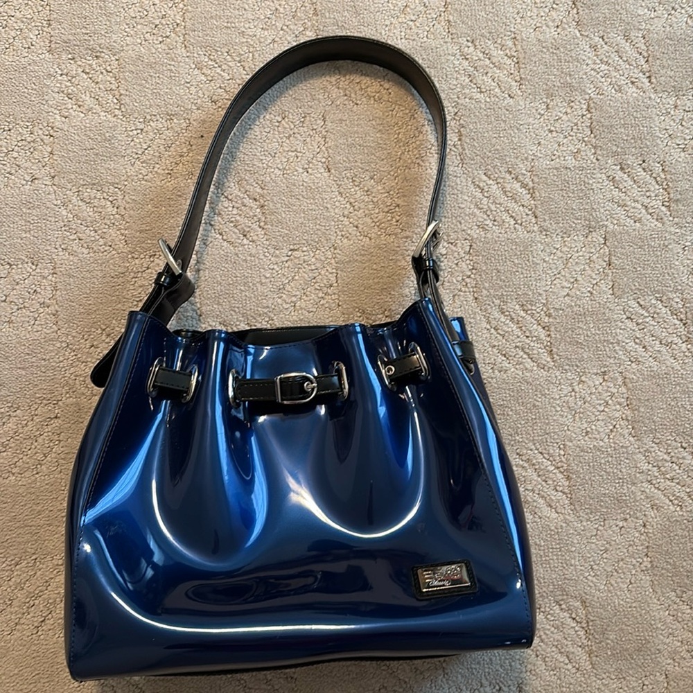 Bejo patent purse